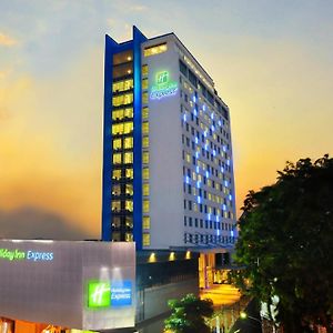 Holiday Inn Express Surabaya Centerpoint By Ihg